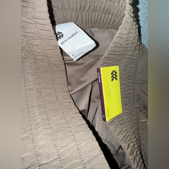 NWT ALL IN MOTION Women's High-Rise Flex Shorts XL ✨ - Picture 11 of 11
